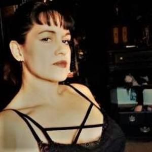 Meet your Posher, Crystal